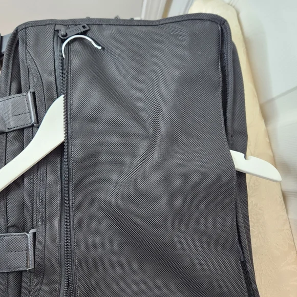 Tumi Expandable Briefcase Laptop Messenger Bag Black - Picture 11 of 16